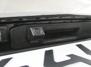 Установка камеры заднего обзора Mercedes