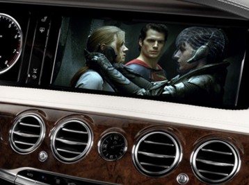 Просмотр видео в движении Mercedes-Benz S-Class (W222) Просмотр видео в движении Mercedes-Benz S-Class (W222)