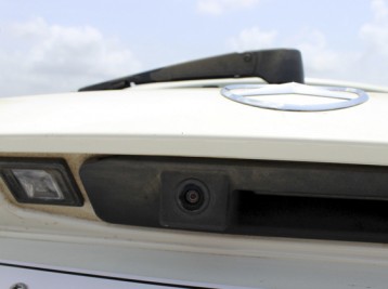 Установка камеры заднего обзора Mercedes
