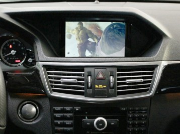 Мультимедиа и видео в движении на Comand 4.0