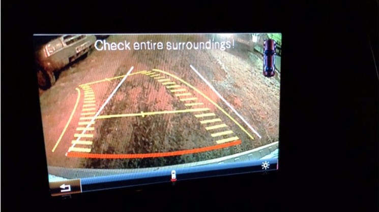 Работа камеры Mercedes W176 A-class с парковочными линиями в ночное время