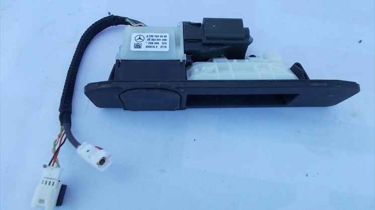Оригинальная ручка и камера Mercedes W176 A-class устанавливается в заднюю дверь, взамен старой ручки