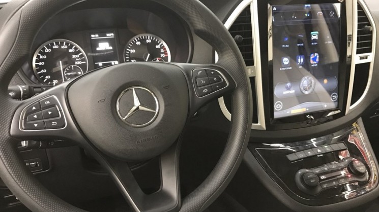 Заменитель оригинальной магнитолы